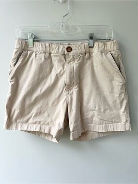 Chubbies men’s khaki shorts with elastic waistband